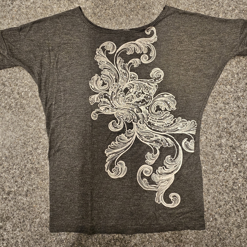 Body Central Dolman Sleeve Filigree Print Gray Women's Top
